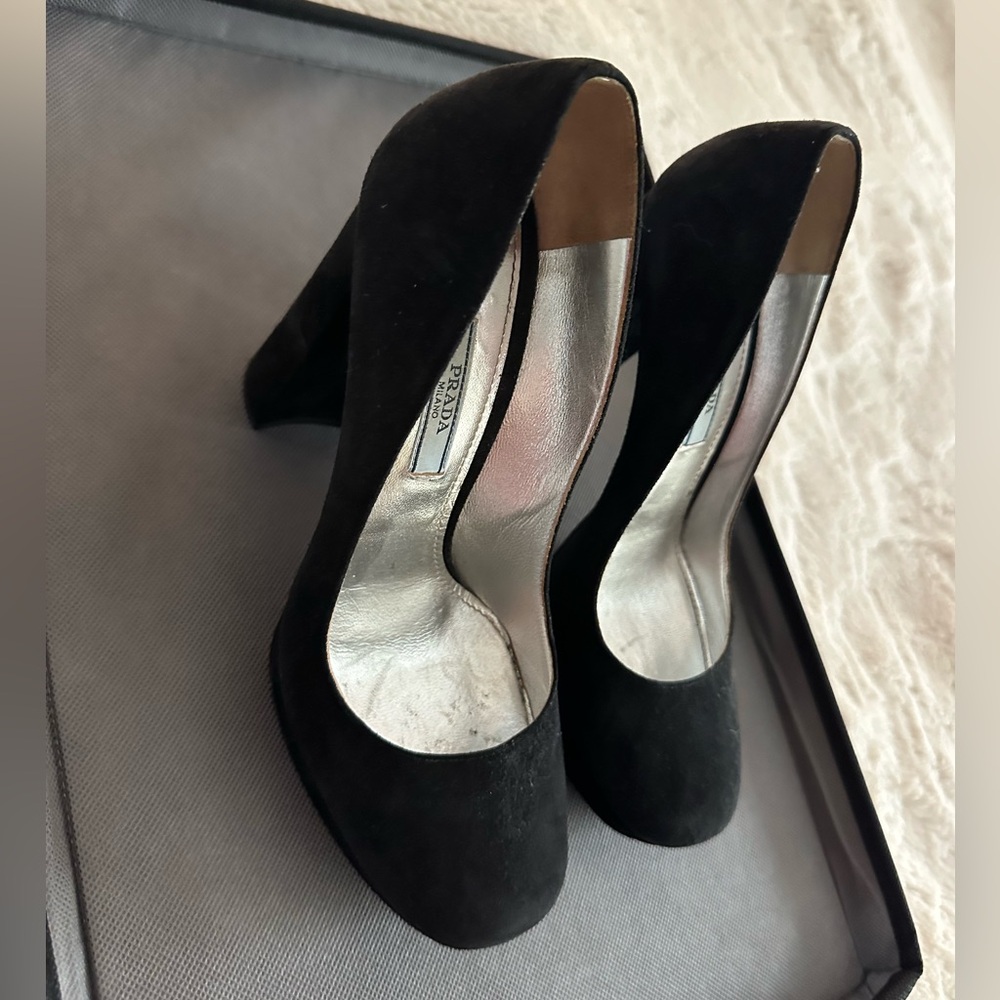 PRADA Suede block heel shoes. 38